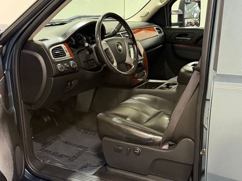 Used 2011 Chevrolet Silverado 3500 LTZ w/ LTZ Plus Package image 8