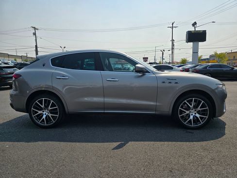 Used 2022 Maserati Levante Modena AWD/4WD image 5