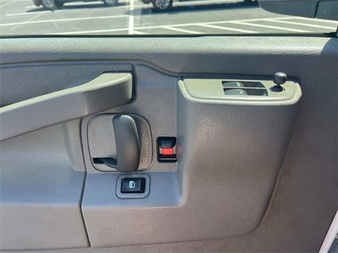 Used 2022 GMC Savana 2500 w/ Driver Convenience Package image 12