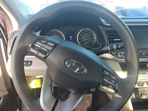 Used 2020 Hyundai Elantra SEL FWD image 8
