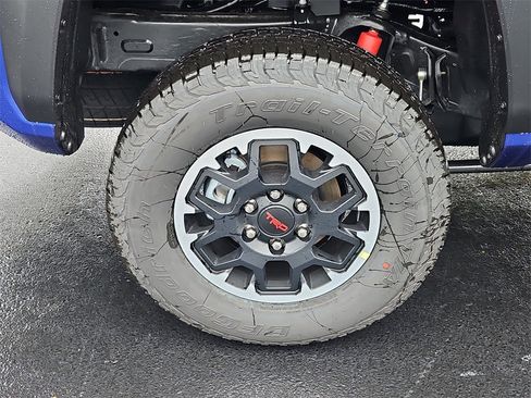 New 2025 Toyota Tacoma TRD Off-Road image 5