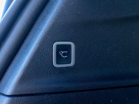 Used 2019 Chrysler Pacifica Limited w/ Advanced Safetytec Group image 10