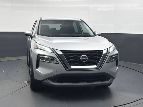 Used 2023 Nissan Rogue SV FWD image 14