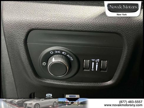 Used 2024 Jeep Grand Cherokee L Altitude image 23