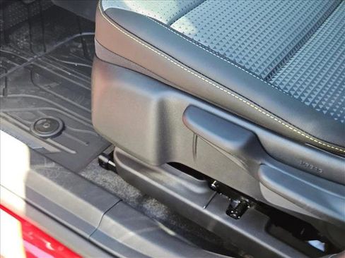 New 2026 Chevrolet Trax LT w/ LPO, Blackout Package image 4