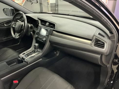 Used 2018 Honda Civic Sport image 25