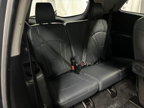 Used 2021 Buick Enclave Essence w/ Sound and Sites Package AWD/4WD image 22