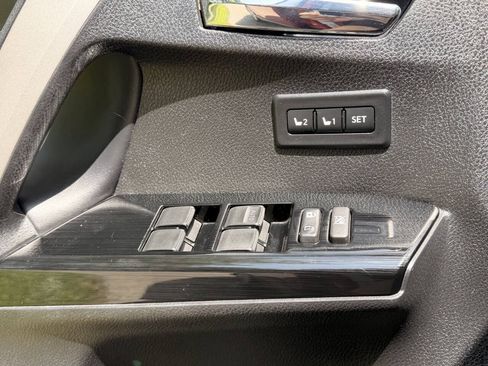 Used 2017 Toyota RAV4 Limited AWD/4WD image 12