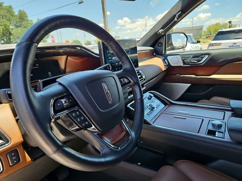 Used 2024 Lincoln Navigator L Reserve AWD/4WD image 10