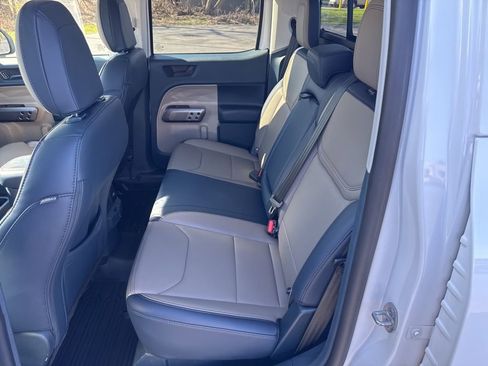 Used 2025 Ford Maverick Lariat image 14