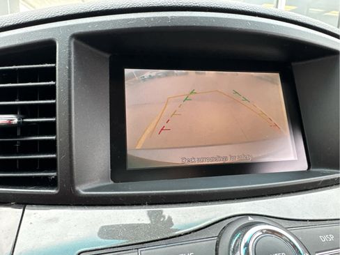 Used 2015 Nissan Quest SL w/ Tow Package image 8