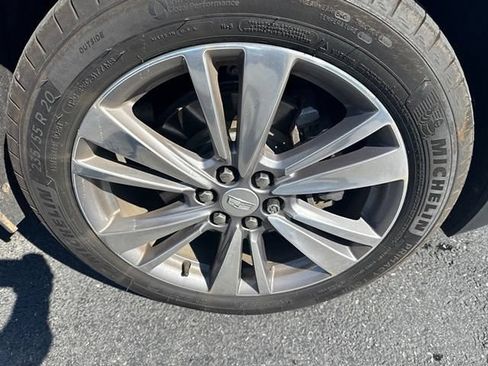Used 2020 Cadillac XT5 Premium Luxury AWD/4WD image 4
