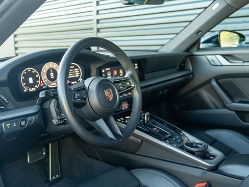 Certified 2025 Porsche 911 Carrera RWD image 4
