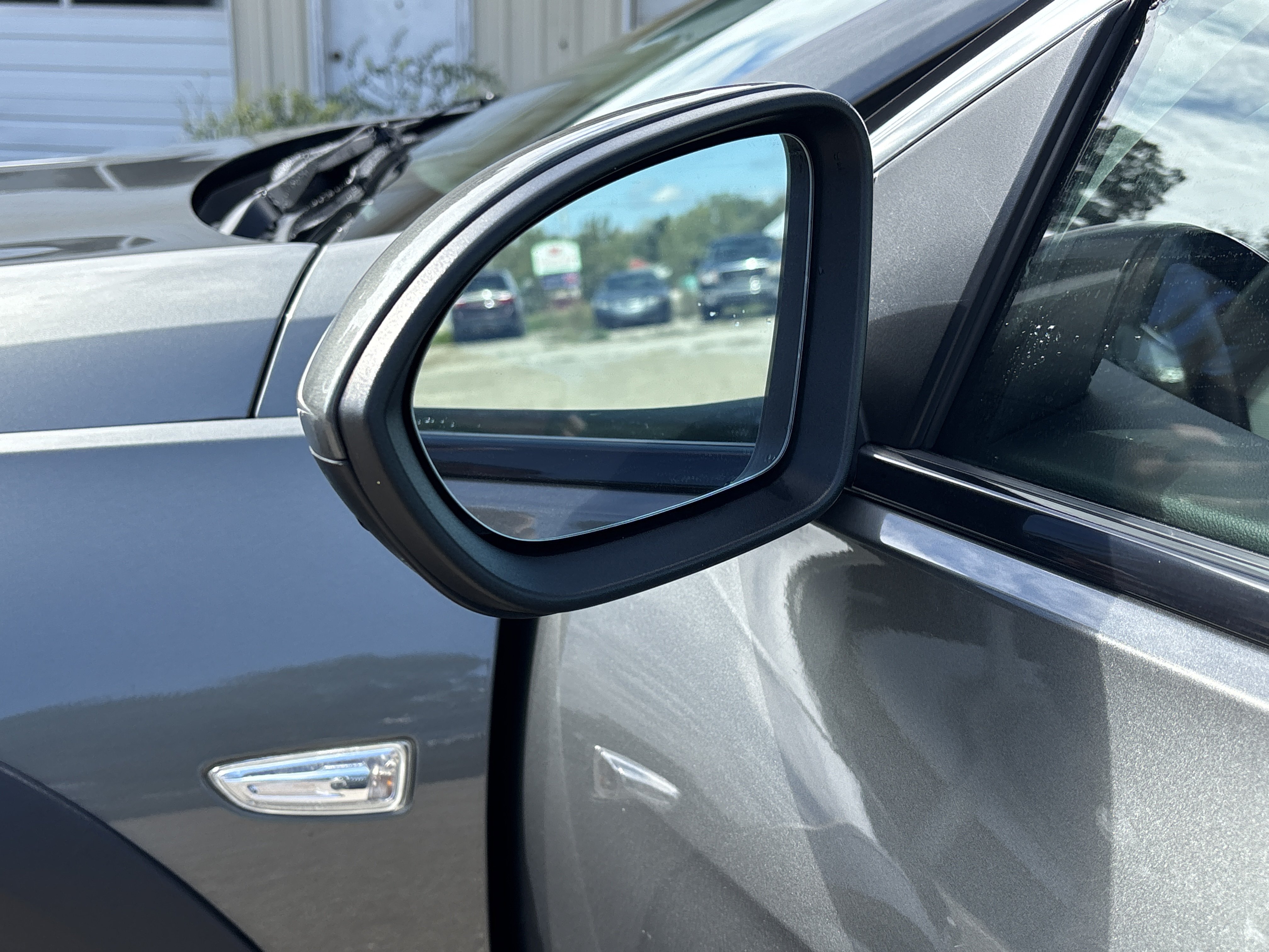 Used 2018 Buick Regal Preferred w/ Sights and Sounds Package AWD/4WD image 14