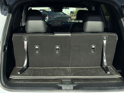 Used 2025 Honda Pilot TrailSport image 41