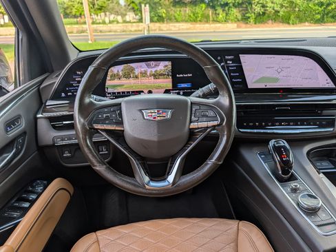 Used 2021 Cadillac Escalade Premium Luxury w/ LPO, Radiant Package AWD/4WD image 33