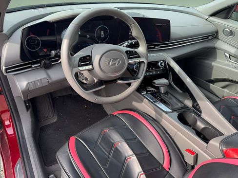 Used 2024 Hyundai Elantra SEL w/ Convenience Package image 21