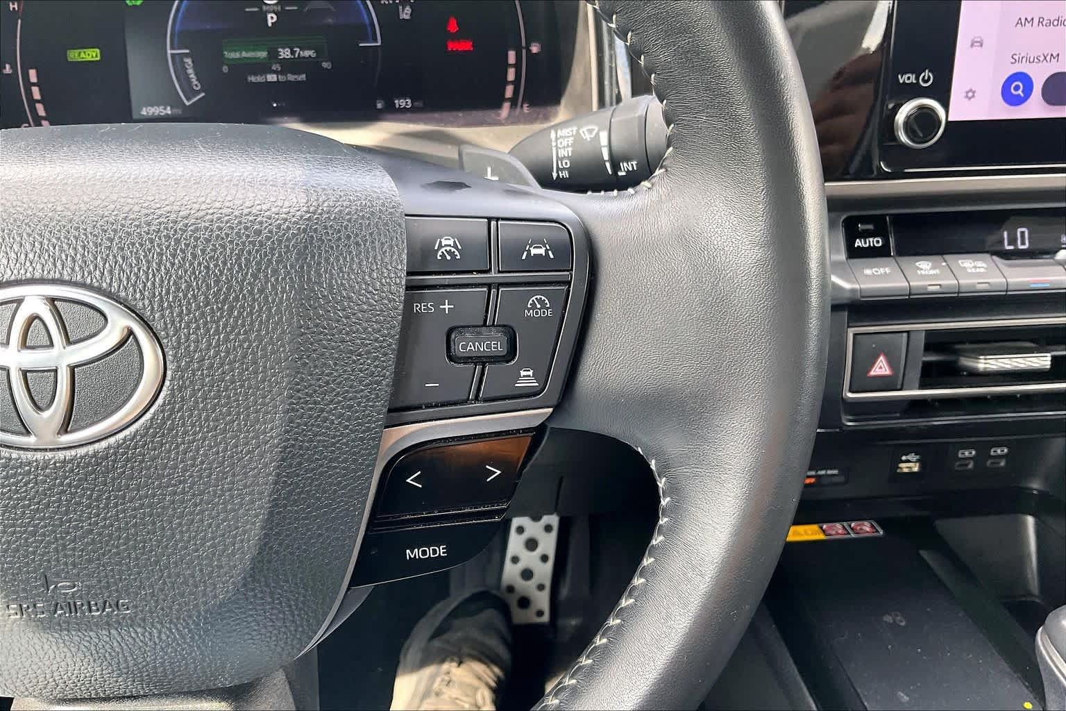 Used 2025 Toyota Camry SE FWD image 24