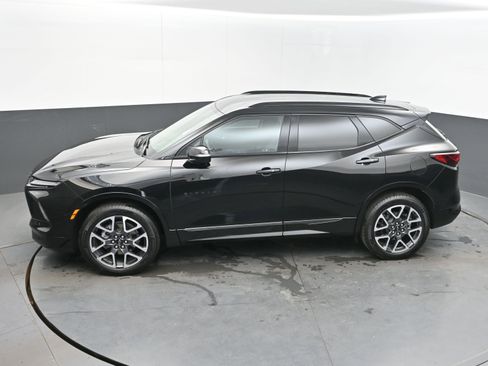 Used 2025 Chevrolet Blazer RS FWD image 36