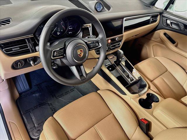 Certified 2026 Porsche Macan Turbo AWD/4WD image 4