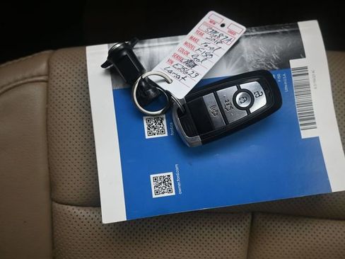 Used 2018 Ford F150 Lariat w/ Trailer Tow Package image 14