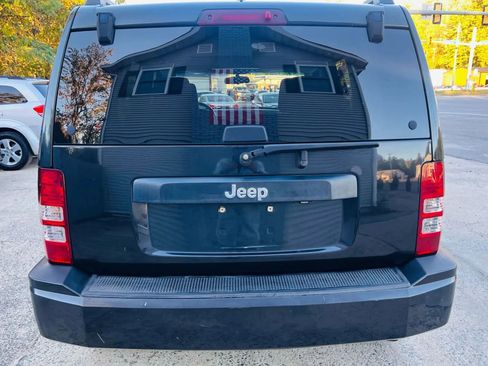 Used 2009 Jeep Liberty Sport w/ Popular Equipment Group image 7