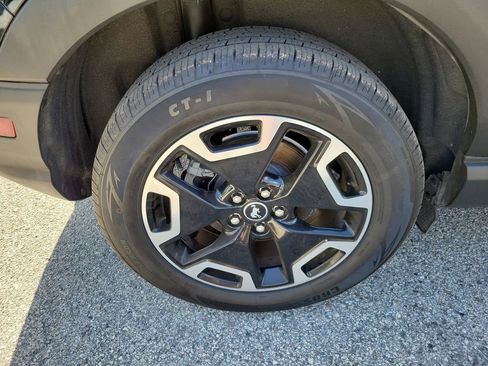 Used 2021 Ford Bronco Sport Outer Banks w/ Outer Banks Package image 7