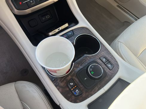 Used 2021 GMC Acadia Denali w/ Denali Technology Package FWD image 22