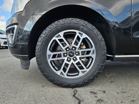 Used 2018 Ford Expedition Limited AWD/4WD image 13