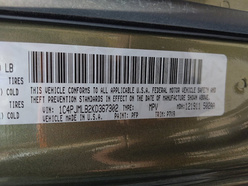 Used 2019 Jeep Cherokee Latitude Plus w/ Cold Weather Group AWD/4WD image 33