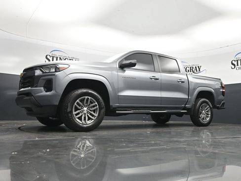 Used 2024 Chevrolet Colorado LT RWD image 28