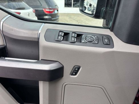 Used 2022 Ford F250 XLT w/ XLT Premium Package image 19