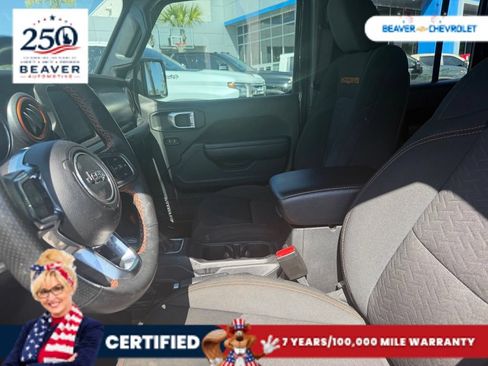 Used 2022 Jeep Gladiator Mojave w/ LED Lighting Group AWD/4WD image 8