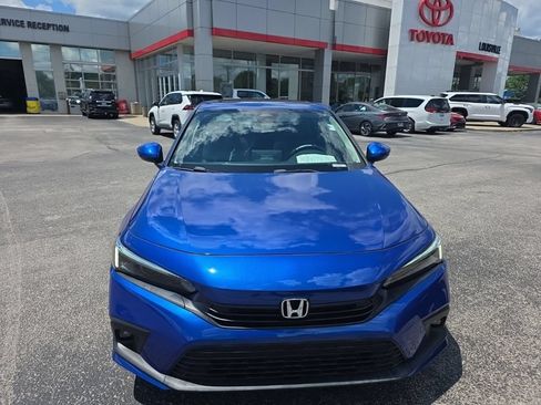 Used 2022 Honda Civic Touring image 3