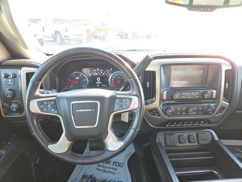 Used 2018 GMC Sierra 2500 Denali w/ Duramax Plus Package AWD/4WD image 16
