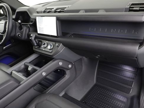 Certified 2025 Land Rover Defender 110 X-Dynamic SE AWD/4WD image 21