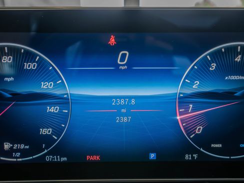 Used 2026 Mercedes-Benz GLC 300 4MATIC image 10
