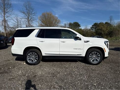 Used 2025 GMC Yukon Denali image 9