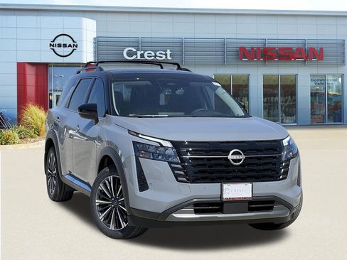 New 2026 Nissan Pathfinder Platinum FWD image 1