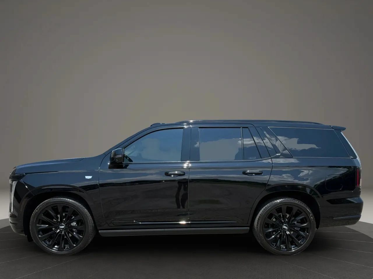 Used 2025 Cadillac Escalade Sport Platinum w/ LPO, ONYX Package AWD/4WD image 15