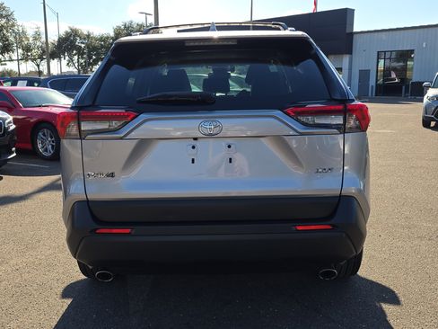 Used 2020 Toyota RAV4 XLE Premium image 7