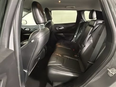Used 2020 Jeep Cherokee Limited AWD/4WD image 27