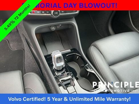 Used 2025 Volvo XC40 B5 Plus AWD/4WD image 20