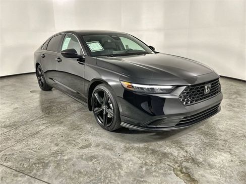 Used 2024 Honda Accord Sport image 2