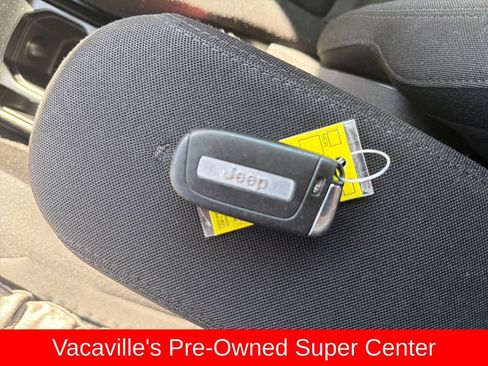Used 2019 Jeep Renegade Latitude FWD image 29