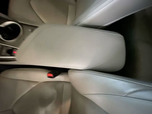 Certified 2022 Toyota Camry XLE w/ Navigation Upgrade Package image 21