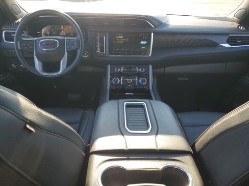 Used 2024 GMC Yukon XL Denali image 13