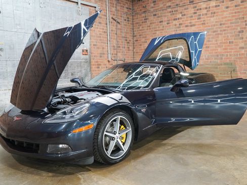Used 2013 Chevrolet Corvette Coupe w/ 4LT Preferred Equipment Group RWD image 25