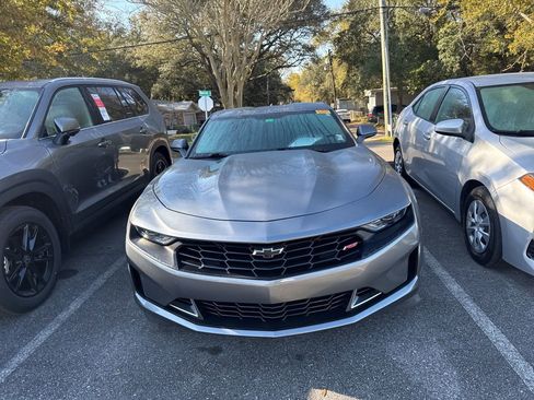Used 2020 Chevrolet Camaro LT w/ RS Package image 6