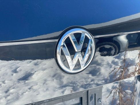 Used 2019 Volkswagen Tiguan SE w/ Panoramic Sunroof Package image 26